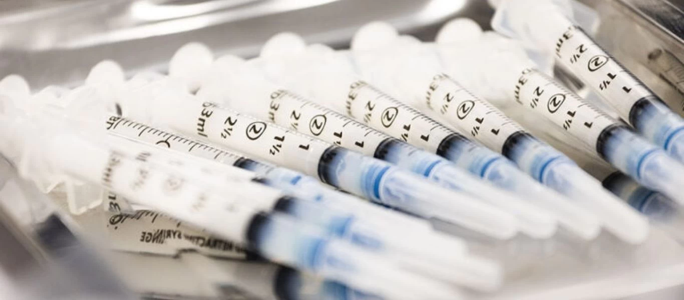 Έκθεση του CDC δείχνει ότι το εμβόλιο της Moderna υπερέχει της Pfizer